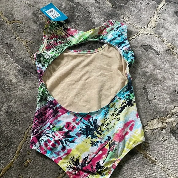 New One piece Swimsuit - Picture 2 of 7